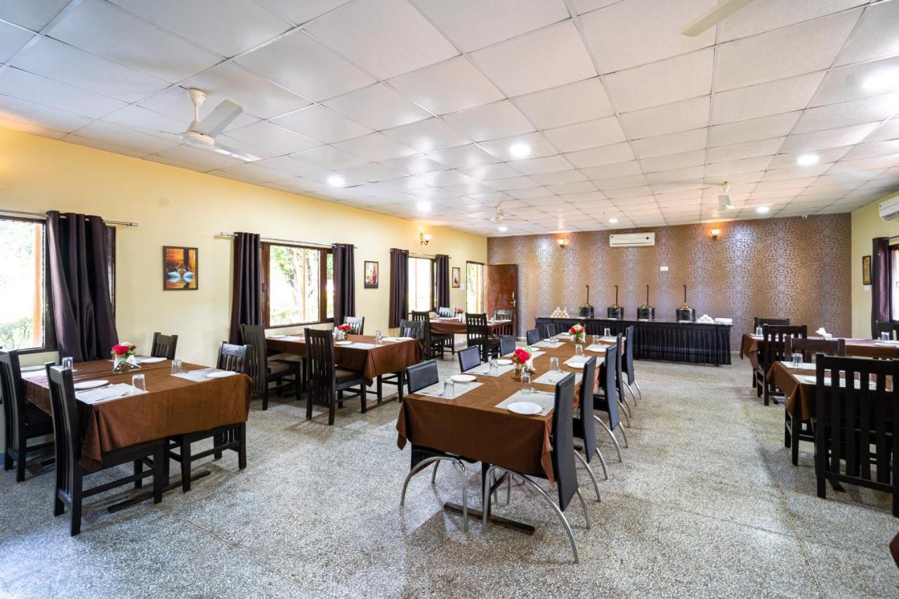 Narmada Hills Resort Godarpura エクステリア 写真