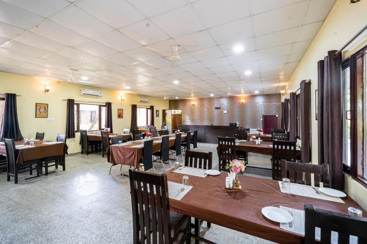 Narmada Hills Resort Godarpura エクステリア 写真